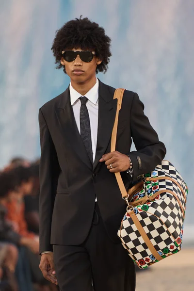 Look 7